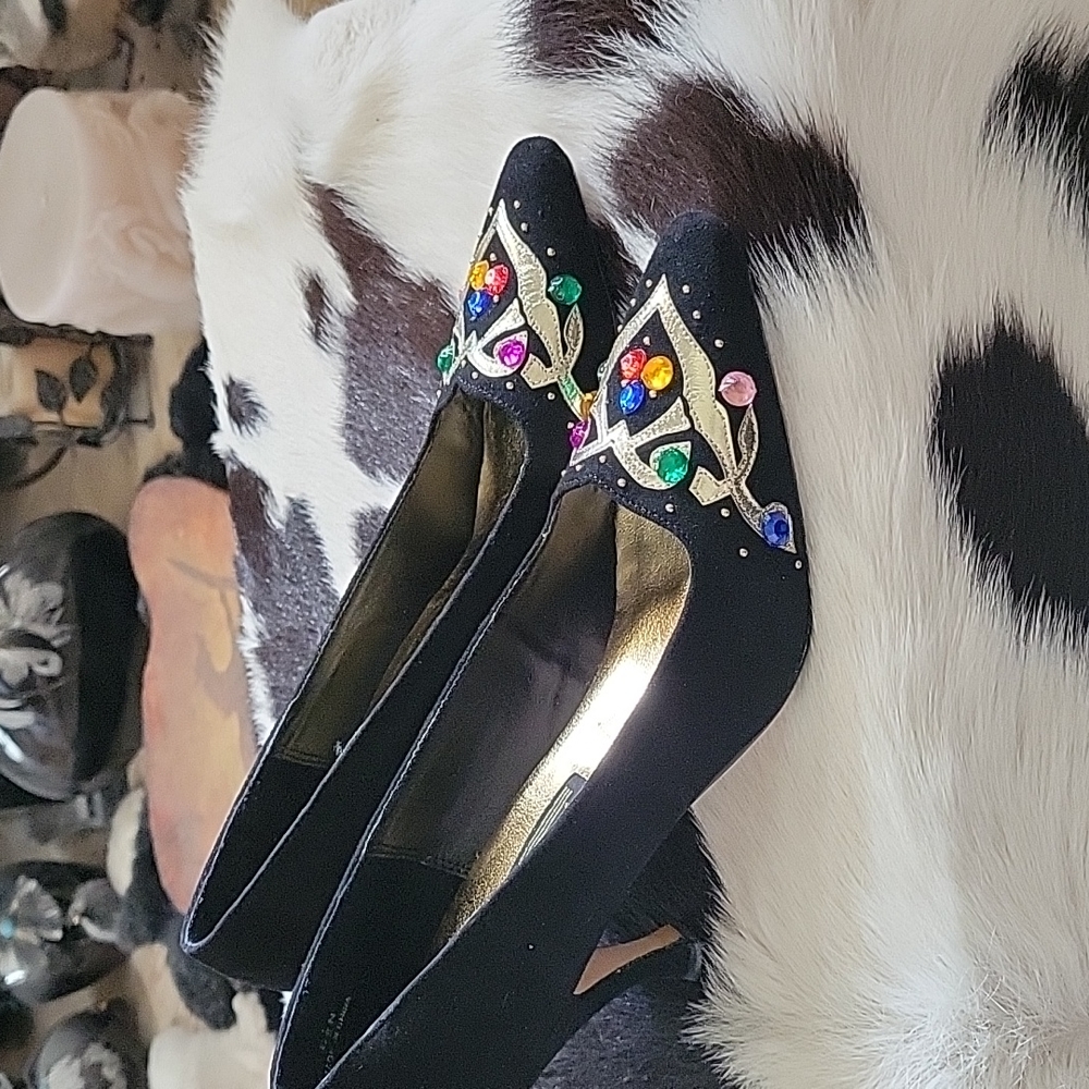 J.RENEE BLACK SUEDE EMBELLISHED PUMPS - Picture 4 of 9